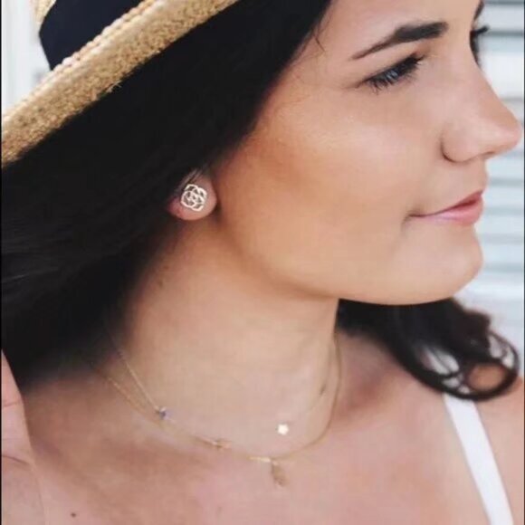 Kendra Scott Stud Earrings - Picture 1 of 4